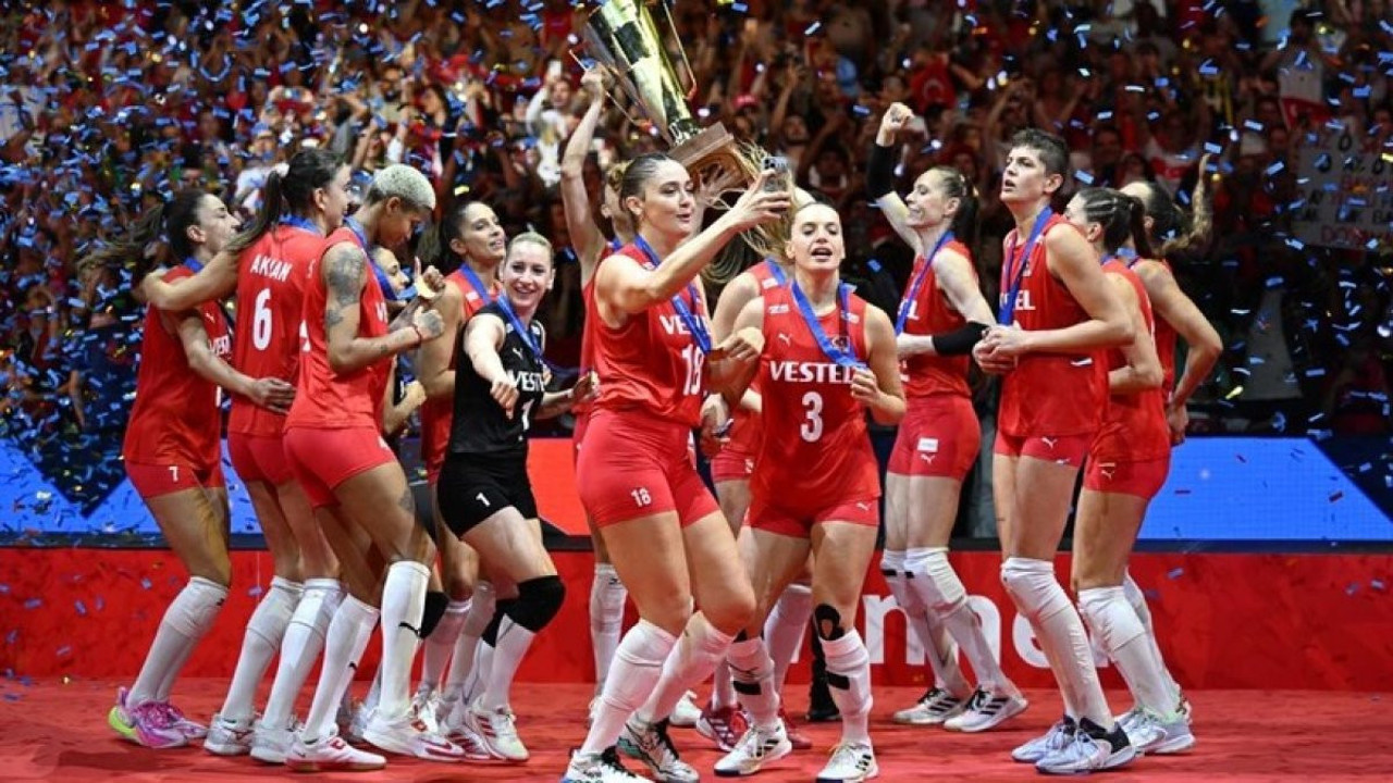 Üç siyasi parti Filenin Sultanları’nın tarihi başarısını kutlamadı