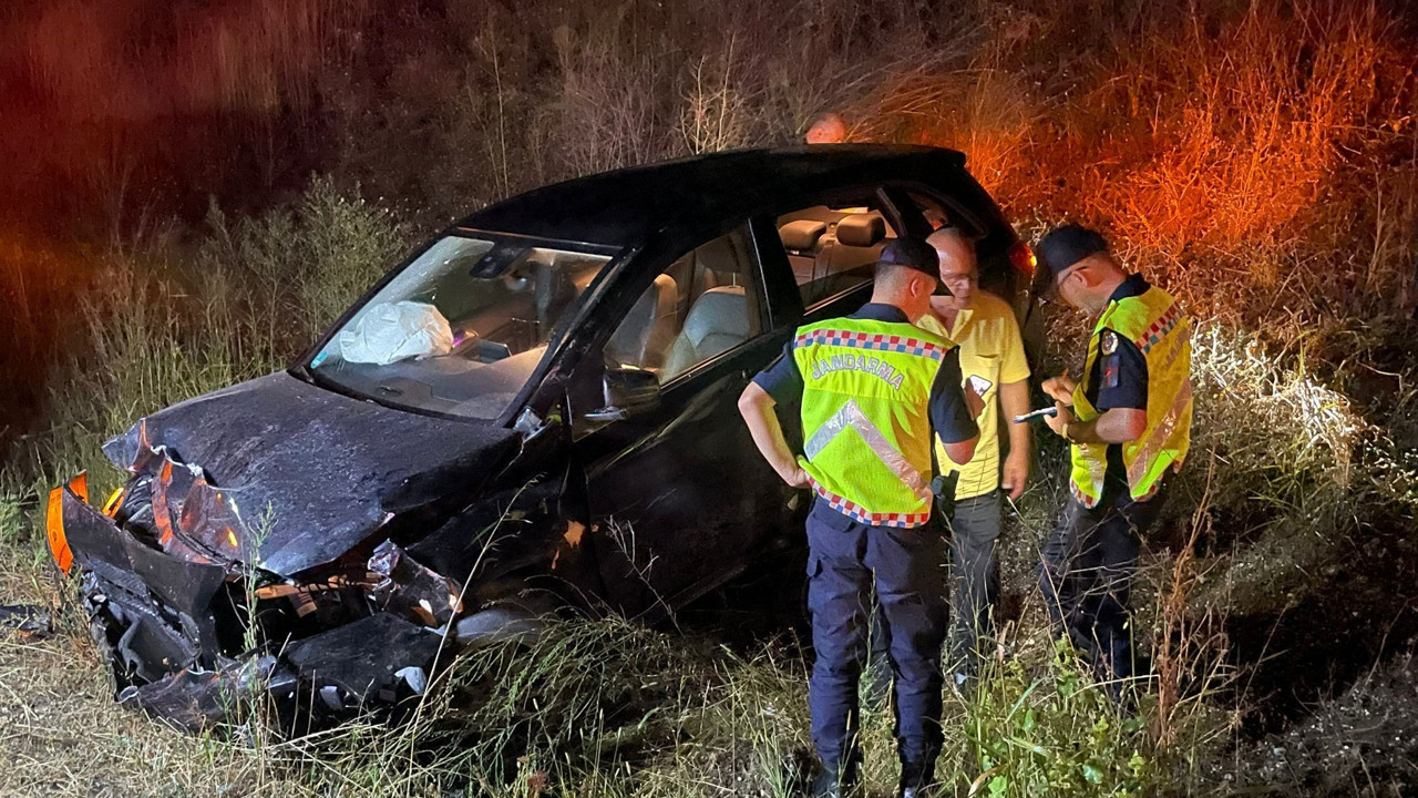 İki otomobil kafa kafaya çarpıştı: 5 yaralı (06 Eylül 2023)