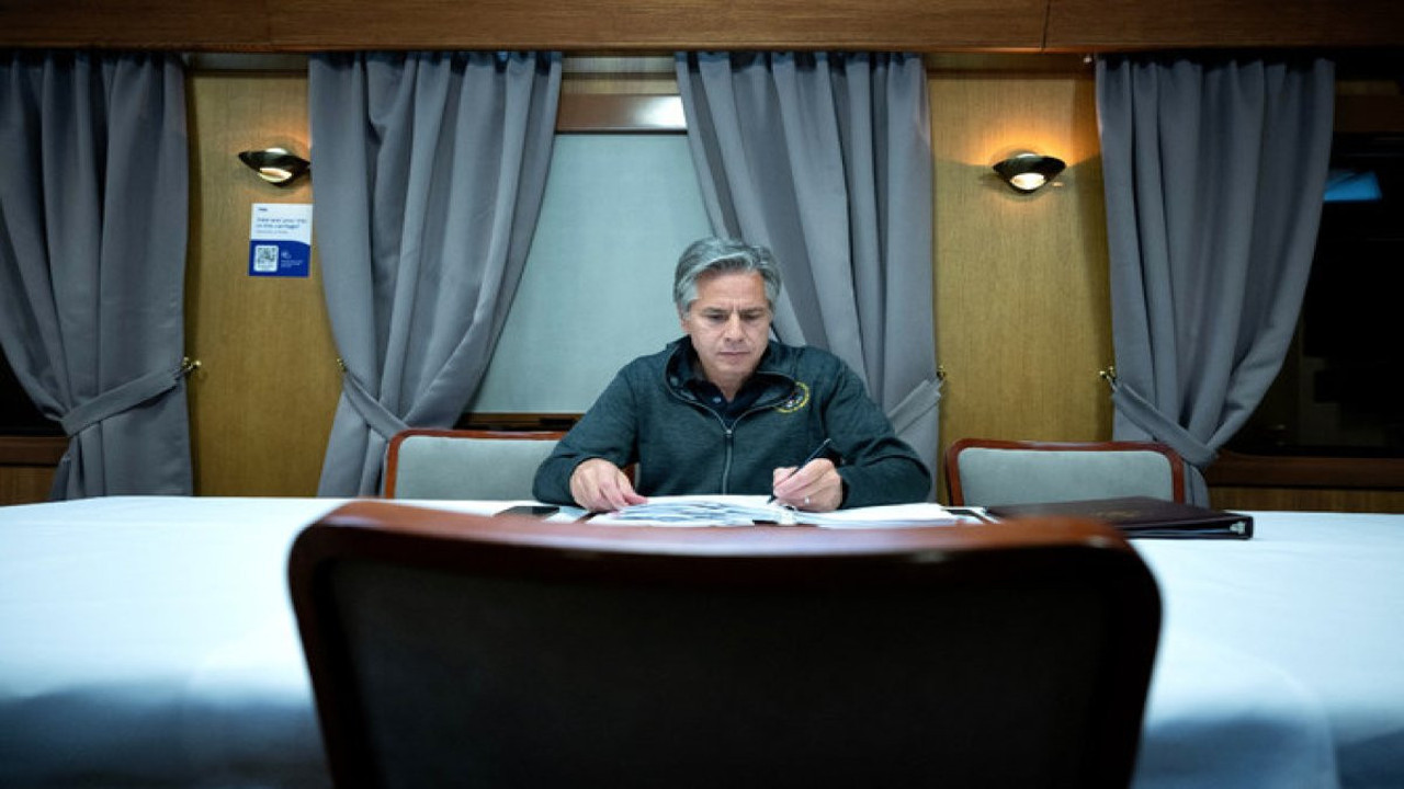 ABD'li Blinken savaşın ortasında Ukrayna'yı ziyaret etti. Rusya'yı kızdıracak hamle