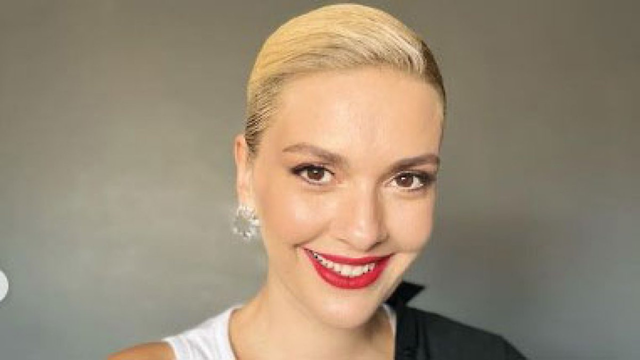 Bergüzar Korel takipçilerini işin mutfağına soktu