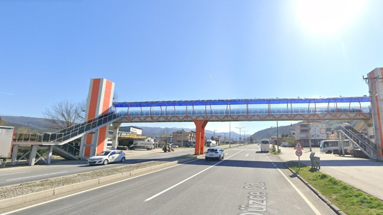 Üst geçitten bisikletiyle düşen çocuk yaralandı