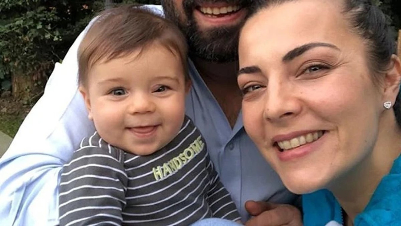 Burcu Kara oğlunun hastalığını açıkladı. 'Beşinci ayda gözü kapandı'