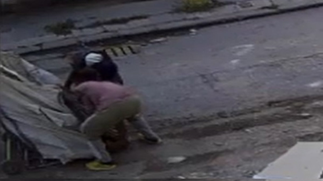 Rögar kapağı hırsızları kameralara yakalandı