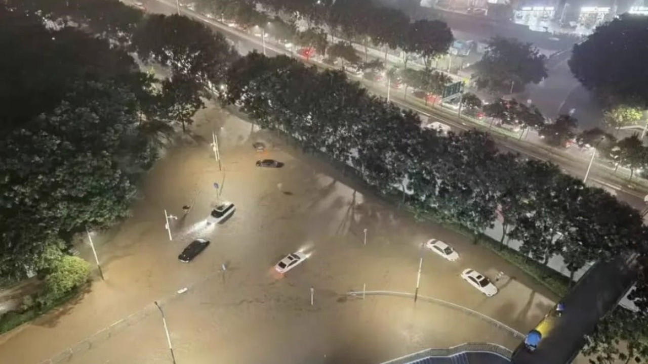 Hong Kong’da son 140 yılın en şiddetli yağışı: 2 ölü, 110 yaralı