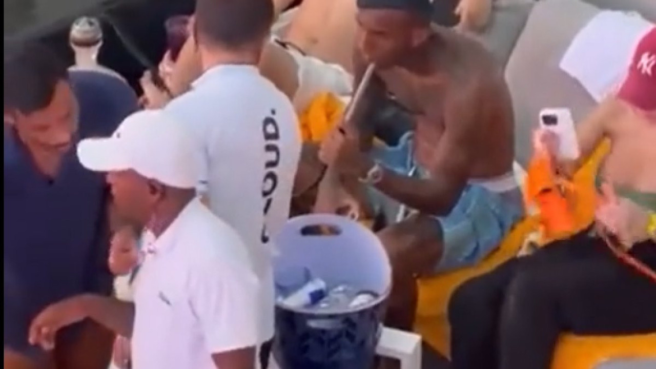 Talisca nargile içerken görüntülendi. Sosyal medyada gündem oldu