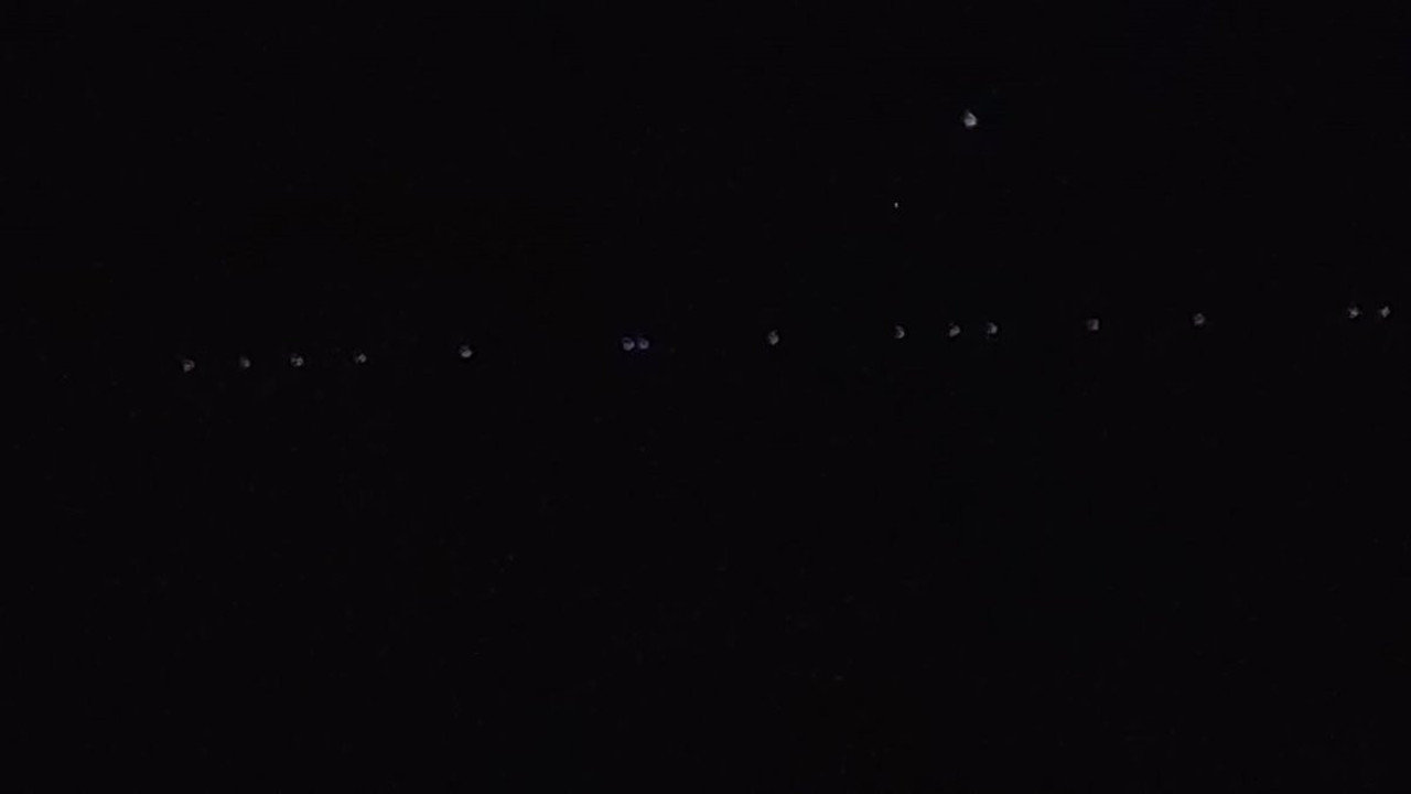 Erzurum'da gökyüzündeki cisimler heyecana yol açtı