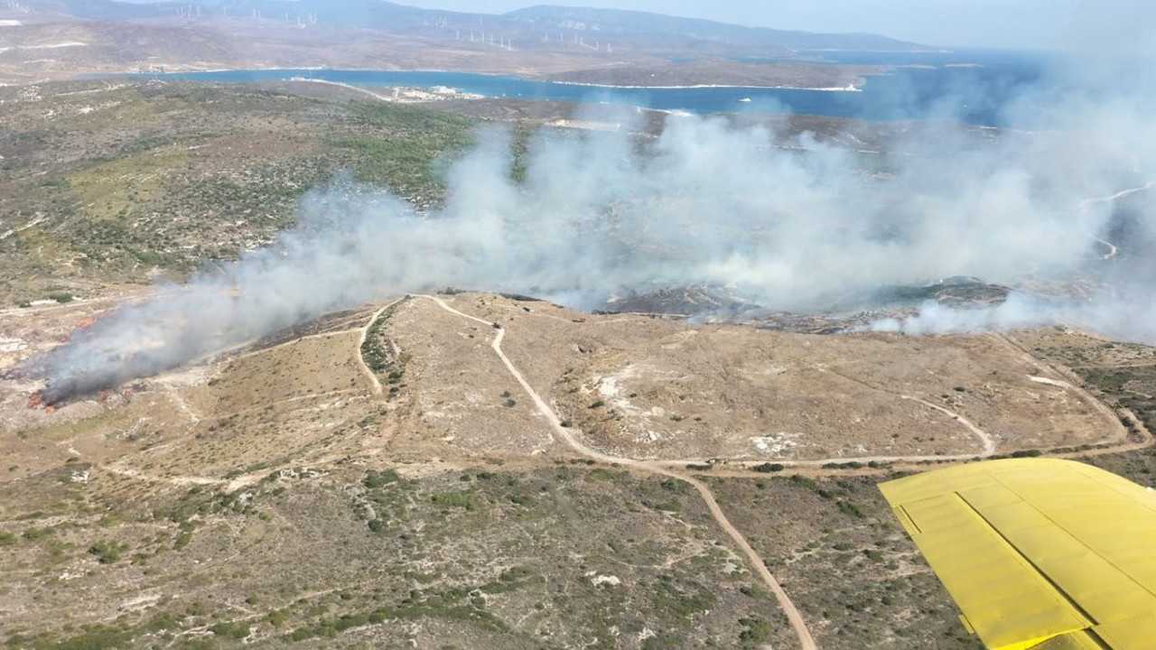 Çöplükte çıkan yangın otluk alana sıçradı. 3 uçak, 5 helikopter ile yangına müdahale ediliyor