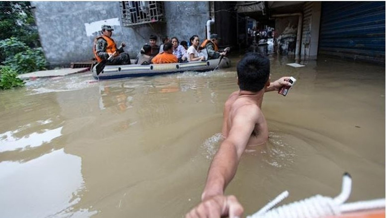 Sel ve toprak kayması: 7 ölü, 3 kayıp