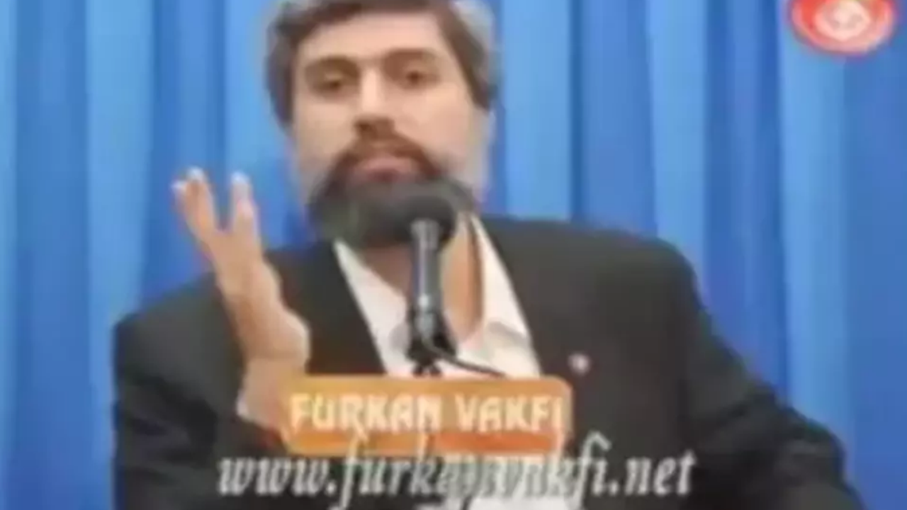 Sapıklıkta birbirleri ile yarışıyorlar. “Annen de olsa sırtına bakamazsın. Diz kapağının üstü tahrik eder.”