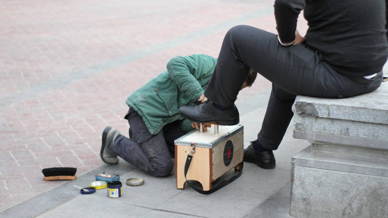 Çocuklar ailesine destek olabilmek için işsizlik ödeneğine başvurdu