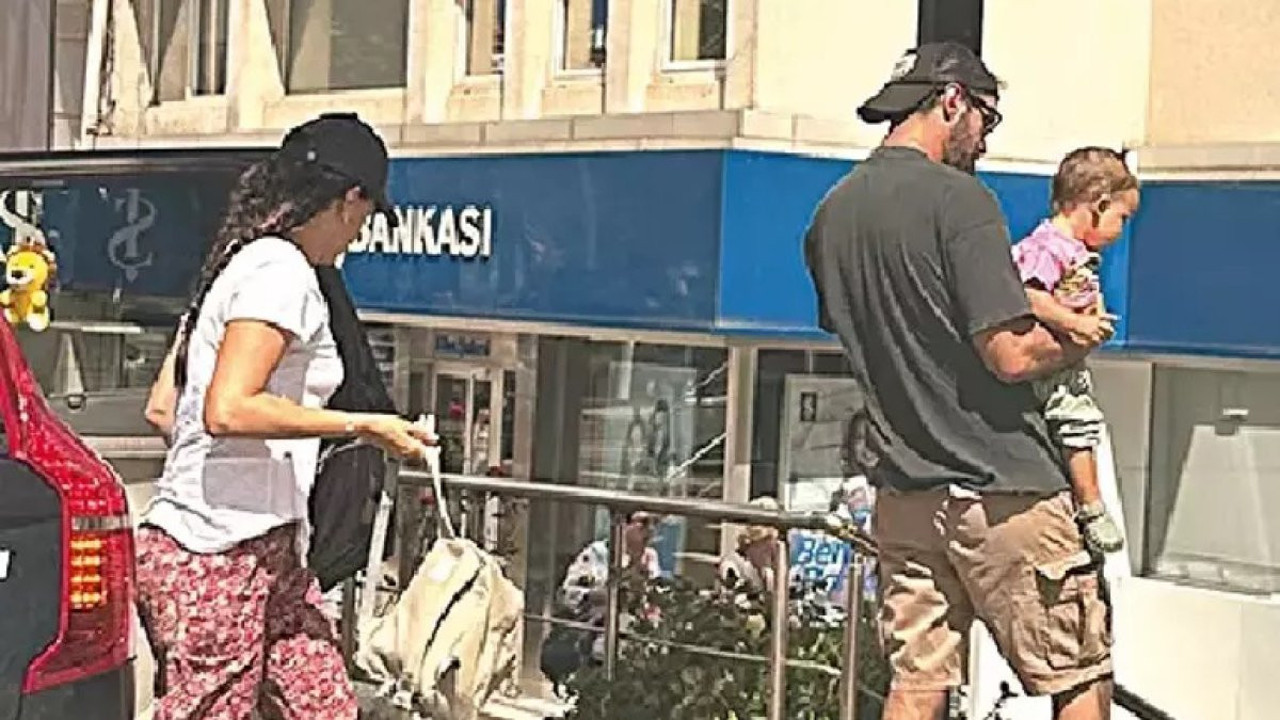 Gupse Özay ile Barış Arduç kızlarını doktora götürdü. Tatil dönüşü soluğu doktorda aldılar