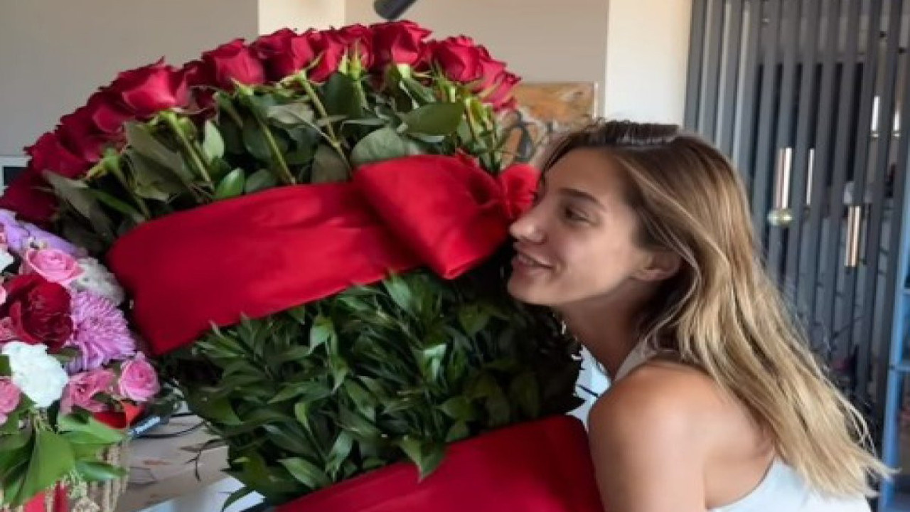 Şevval Şahin sevgilisinden gelen hediyeyi kaldıramadı. “Bacak boyum kadar”