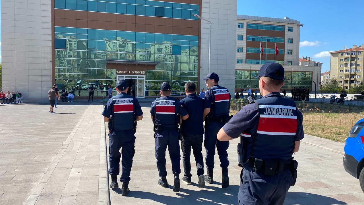 FETÖ ve dolandırıcılıktan aranan zanlı tutuklandı