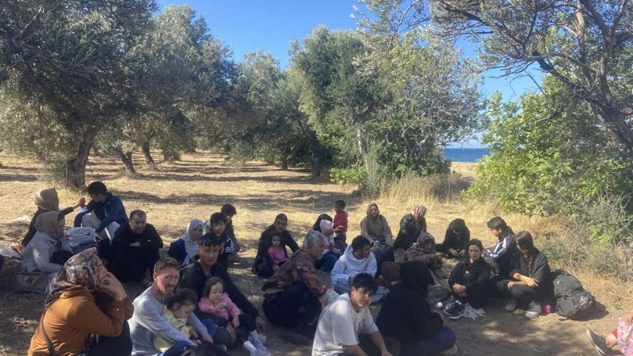 Çanakkale'de 14 Afgan sığınmacı ve 1 kaçakçı suçüstü yakalandı