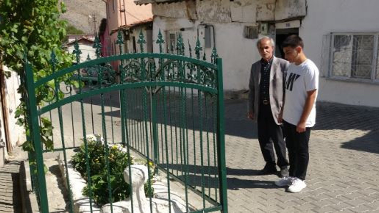 Yolun ortasında esrarengiz mezar