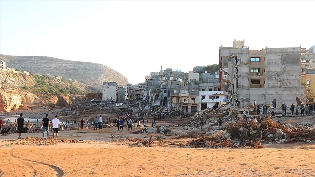 Libya'ya 17 ülkeden 38 yardım uçağı