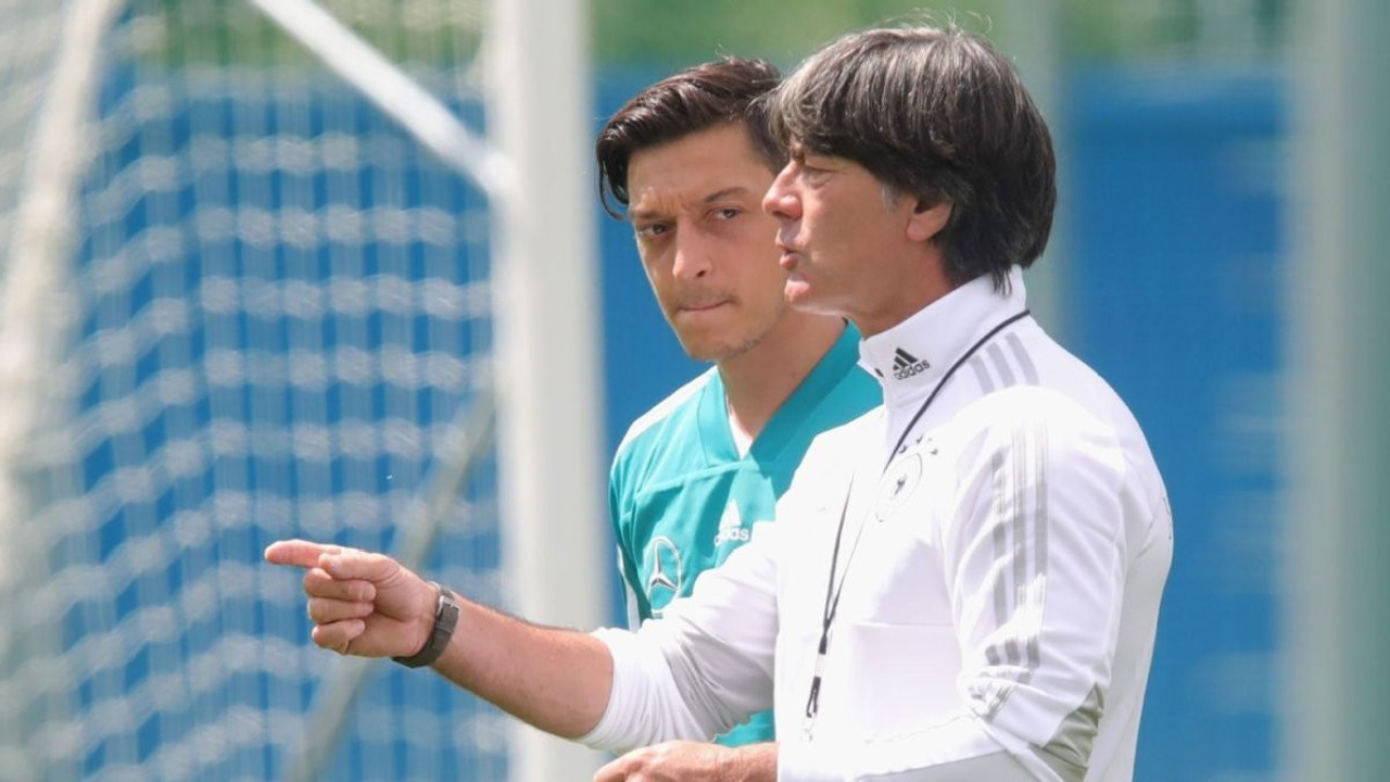 Mesut Özil Milli Takım'ın başına geçiyor. Alman basını yanında getireceği ismi de açıkladı