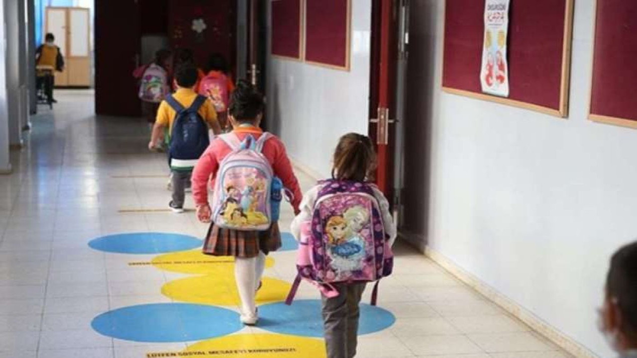 Okullar açıldı. Eris varyantı tehlike saçıyor. Uzmanlardan uyarılar gelmeye devam ediyor