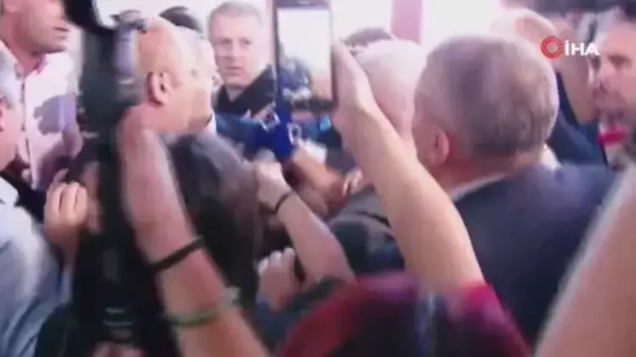 İktidar ve muhalefet vekilleri yumruk yumruğa birbirine girdi