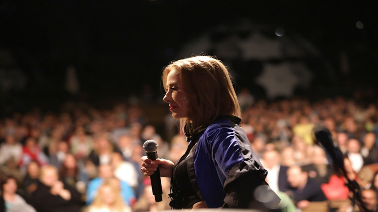 Zuhal Olcay hayranlarıyla buluştu