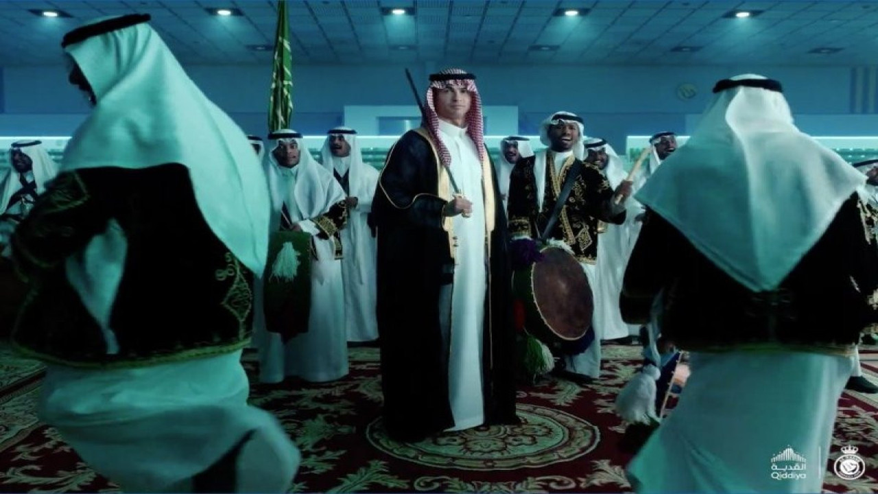 Ronaldo para için bunu da yaptı. Milli günü Araplardan daha coşkulu kutladı