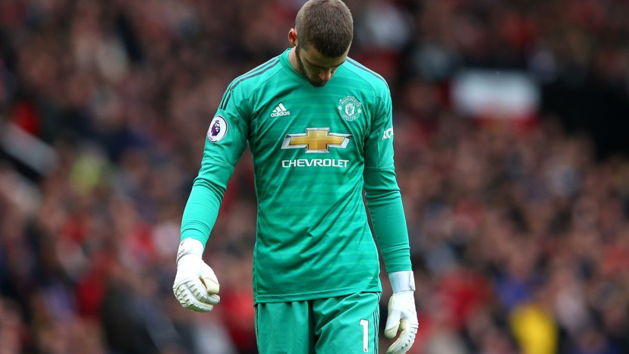Altay Bayındır'ın gelişini gören De Gea emekli oluyor
