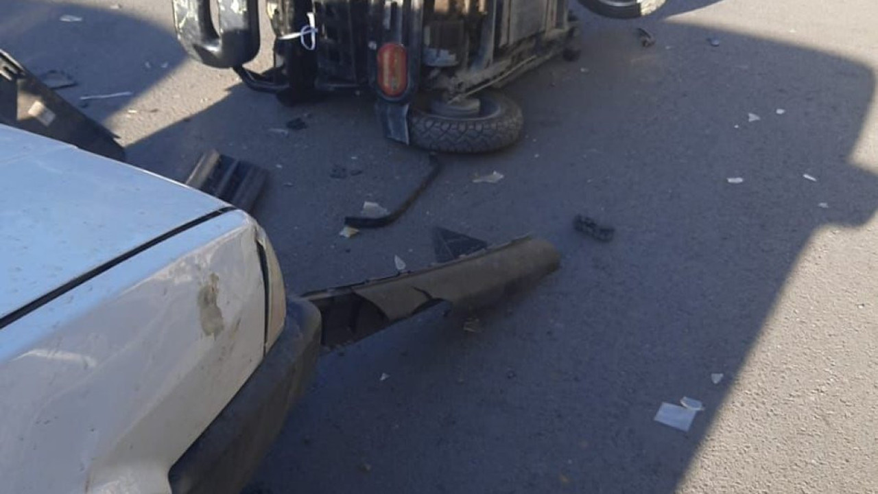 Otomobille çarpışan motosiklet sürücüsü ağır yaralandı