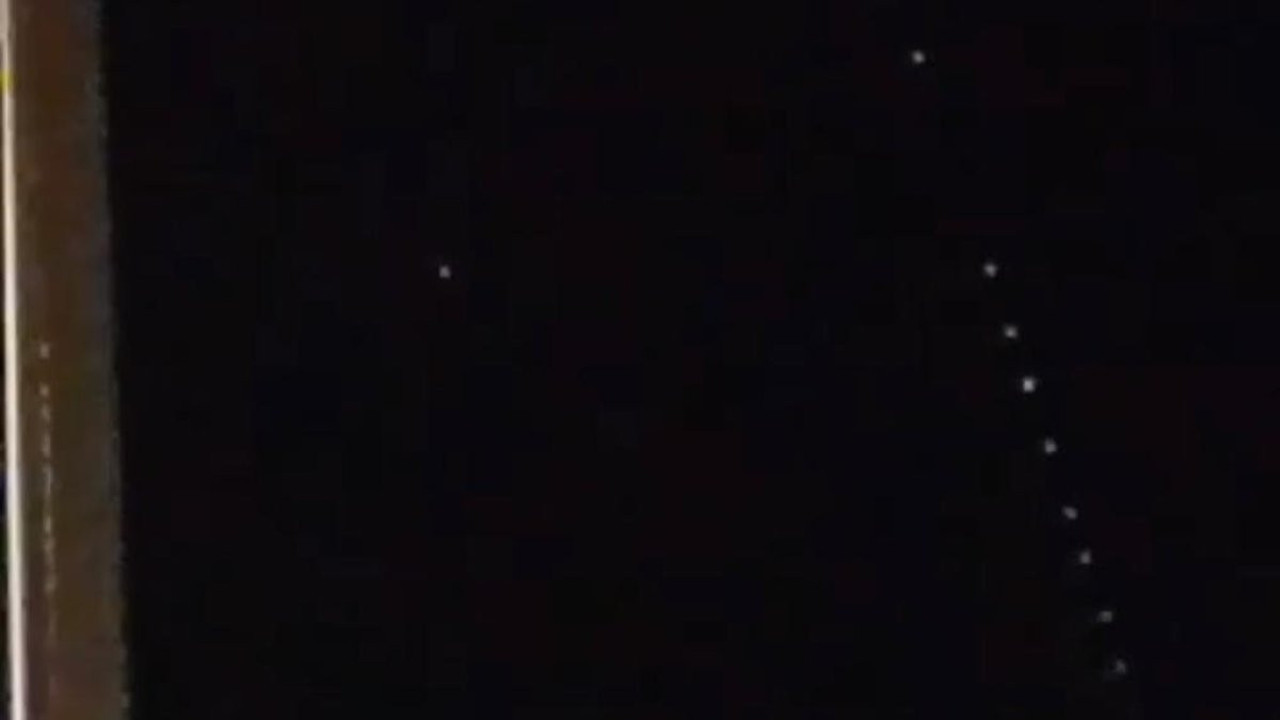 Elazığ semalarında ’Starlink’ uyduları görüldü