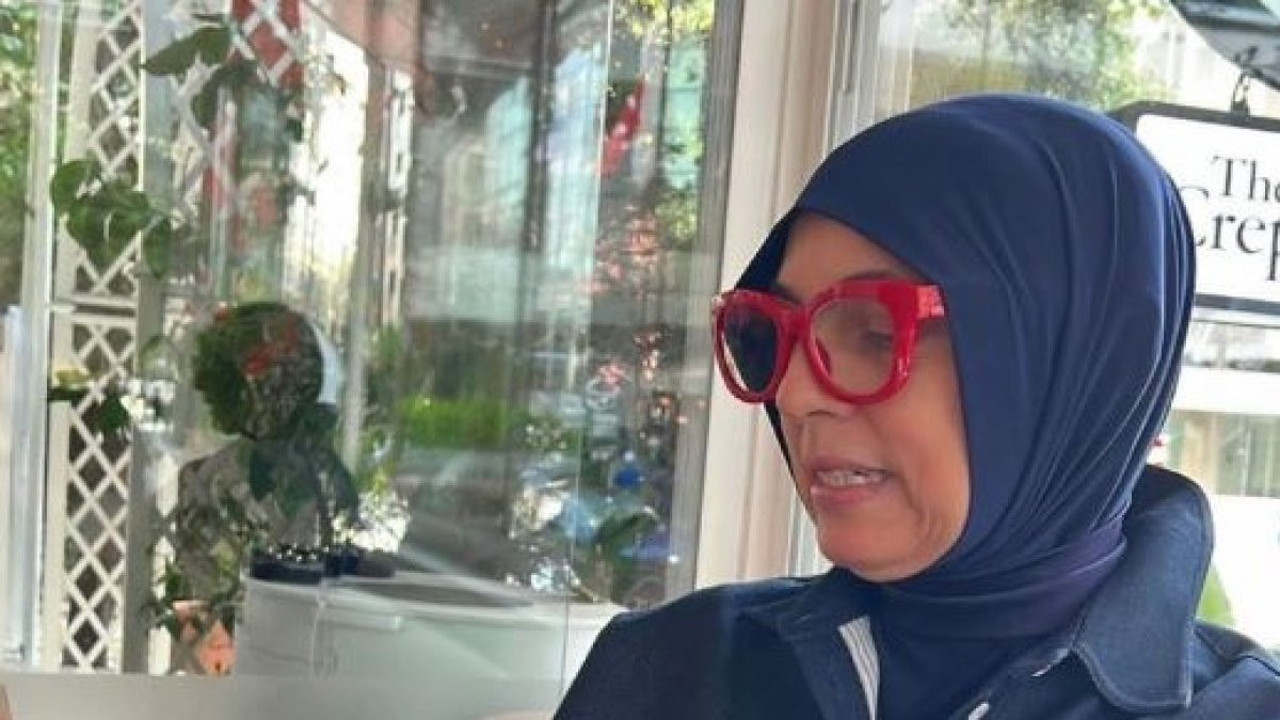 Merve Kavakçı türban tarzını değiştirdi. Artık bambaşka göreceksiniz