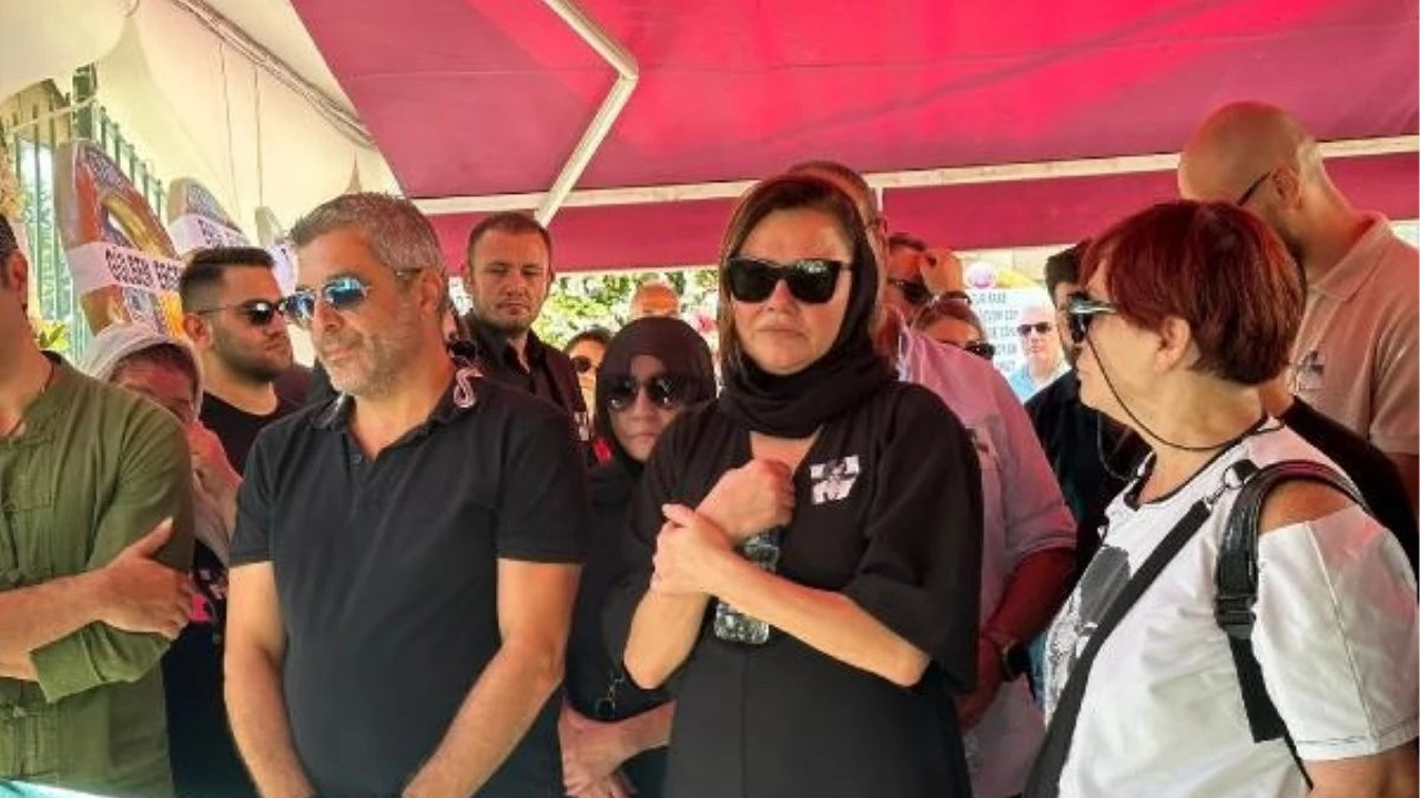 Deniz Seki'nin en zor günü. Annesi son yolculuğuna uğurlanıyor