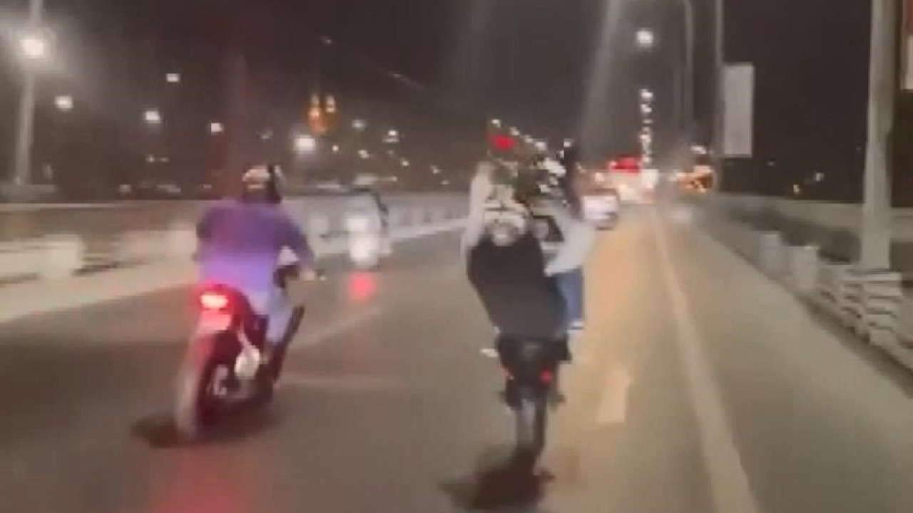 Haliç Köprüsü'nde motosiklet sürücüsünden tehlikeli hareketler