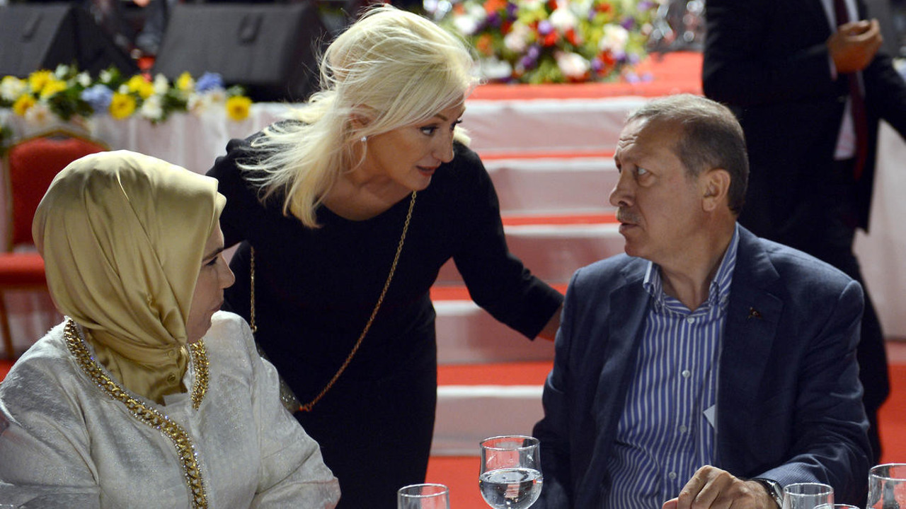 Muazzez Ersoy Erdoğan'a bir yağcılık yaptı ki pazardan yağ alamayanlar bile ağladı. Yağcılar yağcı olalı böyle zulüm görmedi