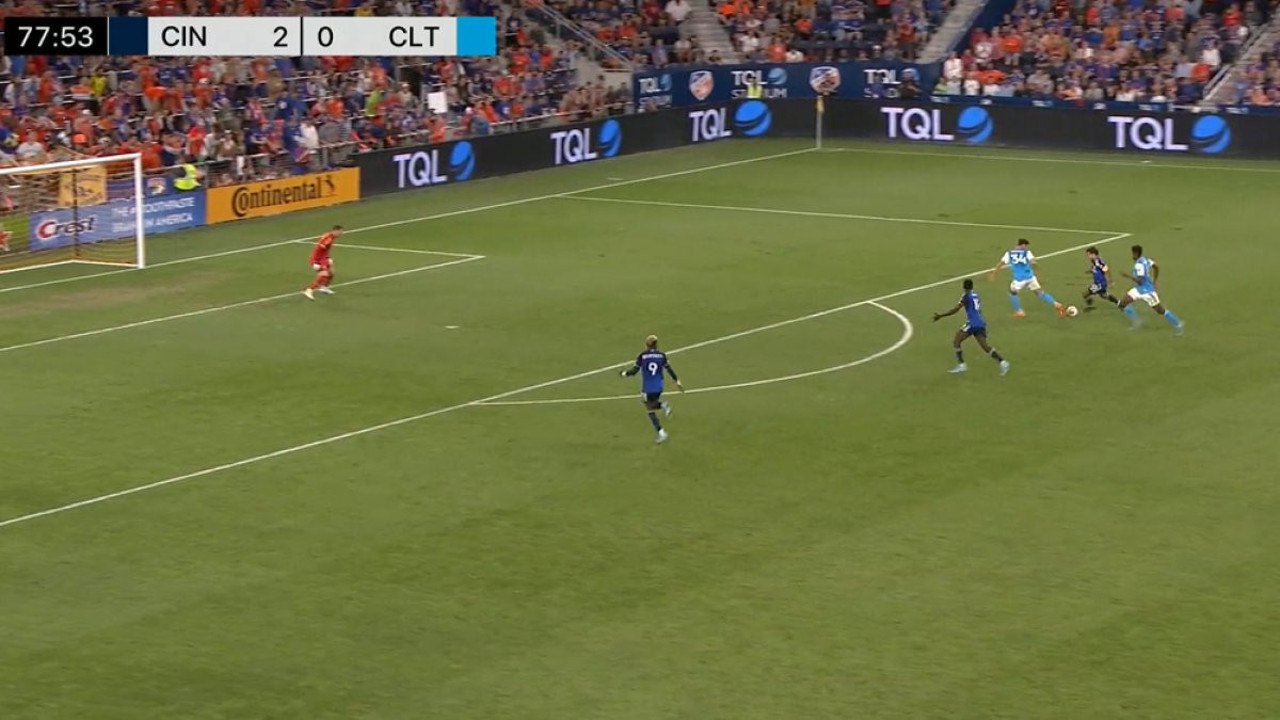 Orta sahadan başlayarak Maradona gibi herkesi sıraya dizdi