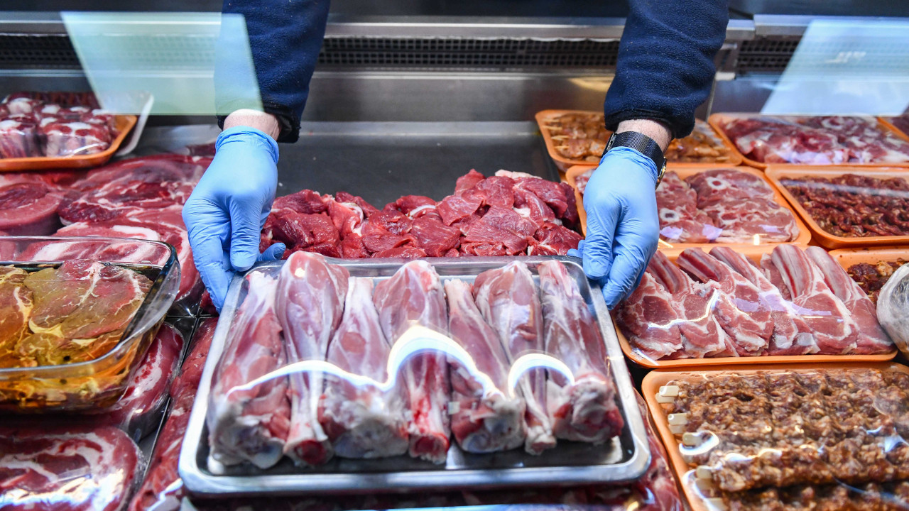 Kırmızı ette alarm zilleri çalıyor fiyatlar uçacak. Kilosu 1 ayda 35 TL zamlandı. Yazışmalar sızdı