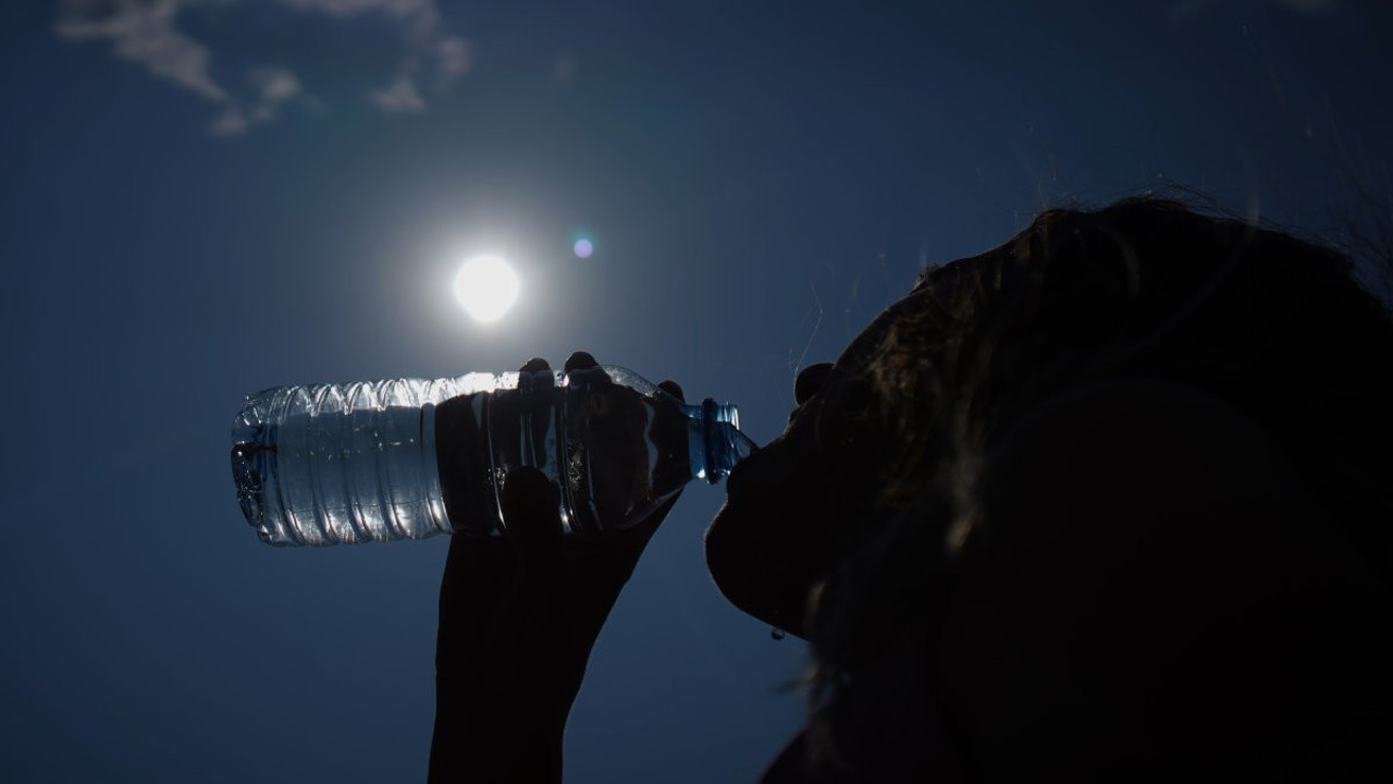 Uzmanından uyarı: Fazla su içmek öldürüyor