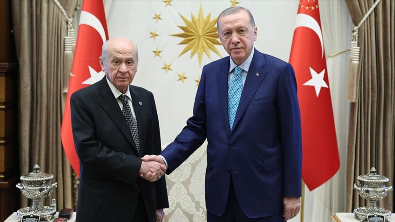 Erdoğan, Bahçeli ile bir araya geldi
