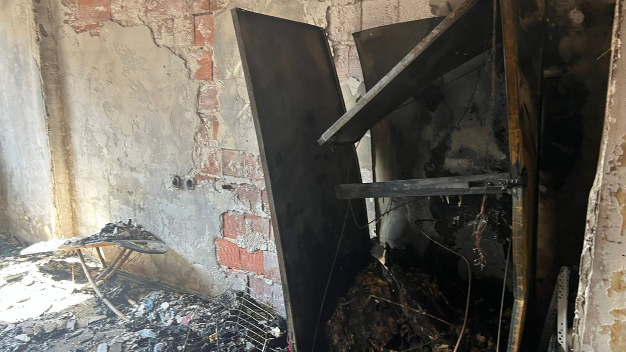 Dairede çıkan yangın evi kül etti