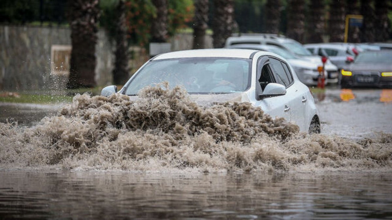 Meteorolojiden üç ile sel uyarısı. Bu kez çok kuvvetli geliyor