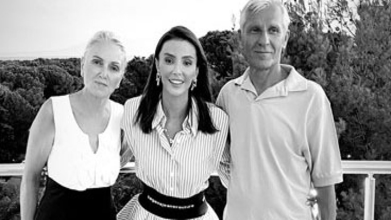 Özge Ulusoy 'karar ayı' notuyla paylaştı