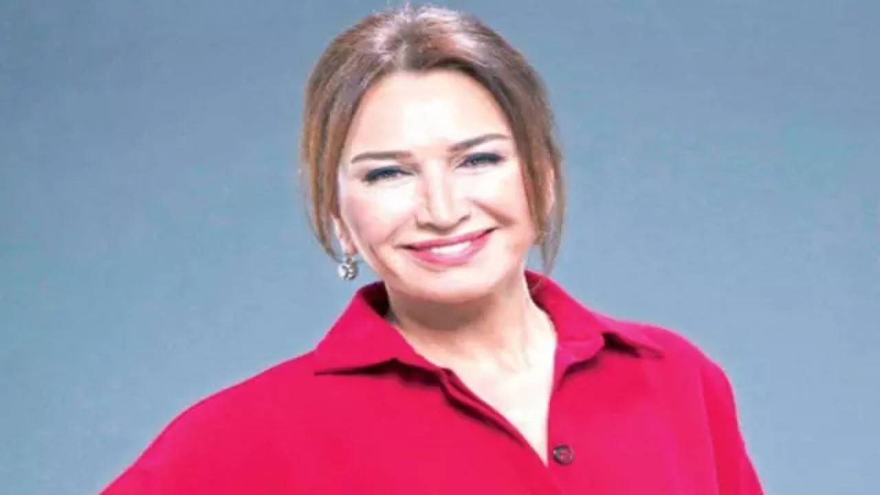 Demet Akbağ uzun bir aradan sonra imzayı attı. Hayranları heyecanla bekliyordu