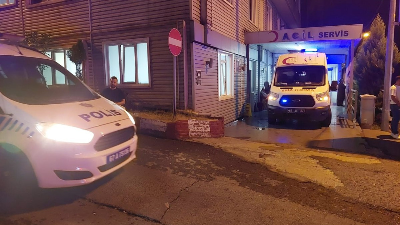 Masadaki tartışma kavgaya dönüştü, kafasında şişe kırdılar