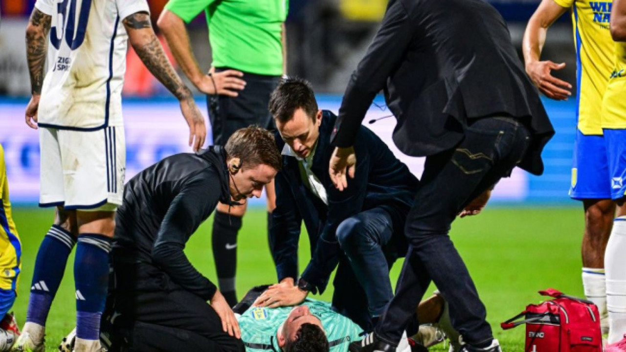 Hollanda Ligi'nde herkesi korkutan olay. Waalwijk kalecisi Vaessen hastaneye kaldırıldı.