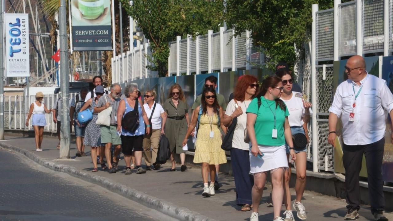 Deniz yoluyla turistler Fethiye’ye geldi