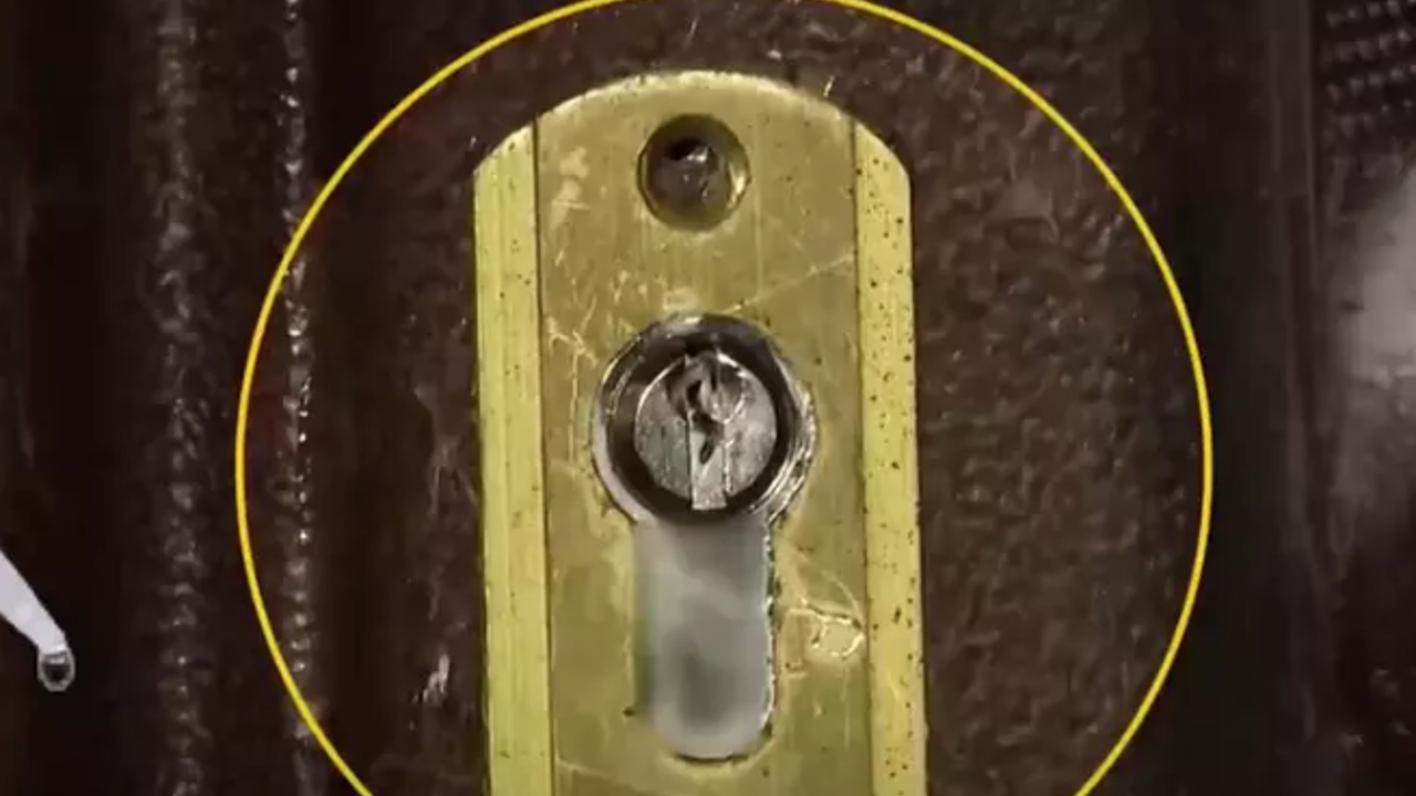 Kiracıya kâbusu yaşattı polis apartmanı bastı. Ev sahibi kiracı kavgasında bunu da gördük