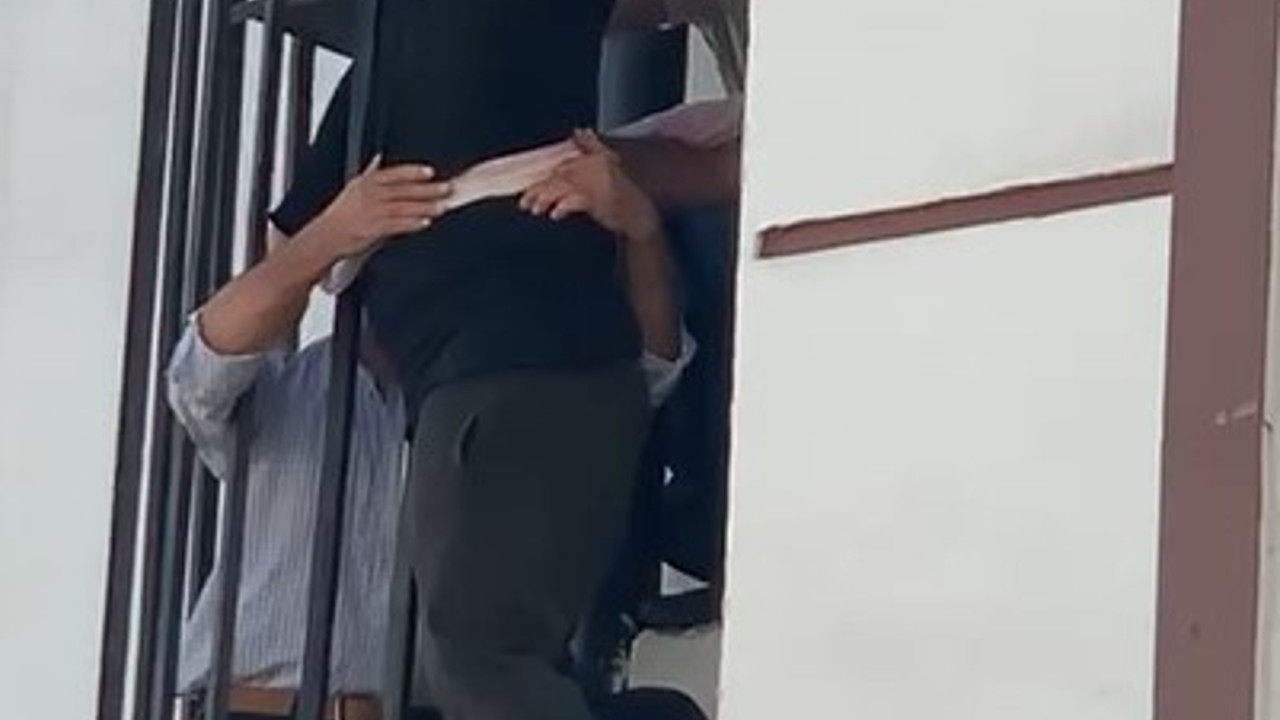 Yatak çarşafı emniyet kemeri oldu. İtfaiye demirleri sırasıyla kesti