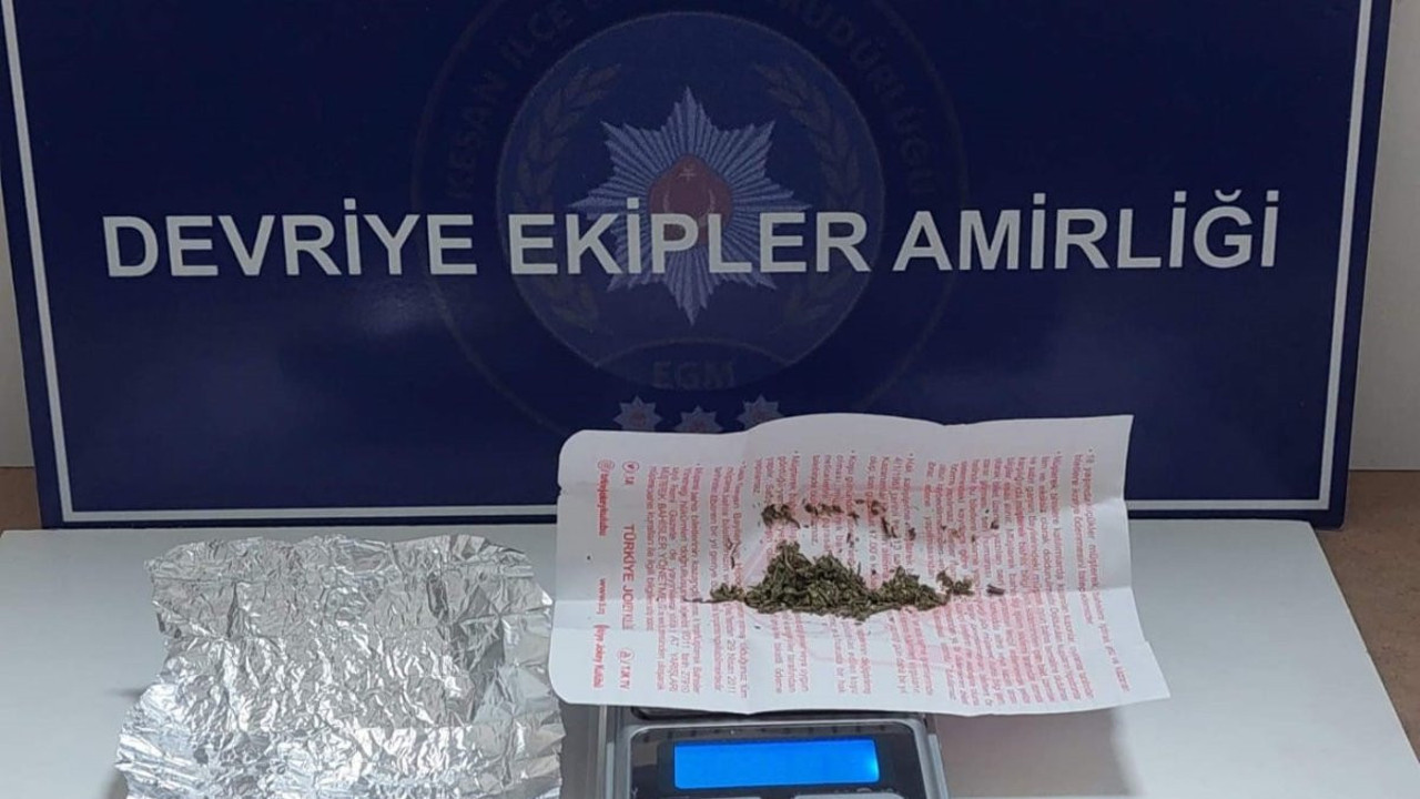 Keşan'da üzerlerinde uyuşturucu ele geçirilen 2 şüpheli gözaltına alındı