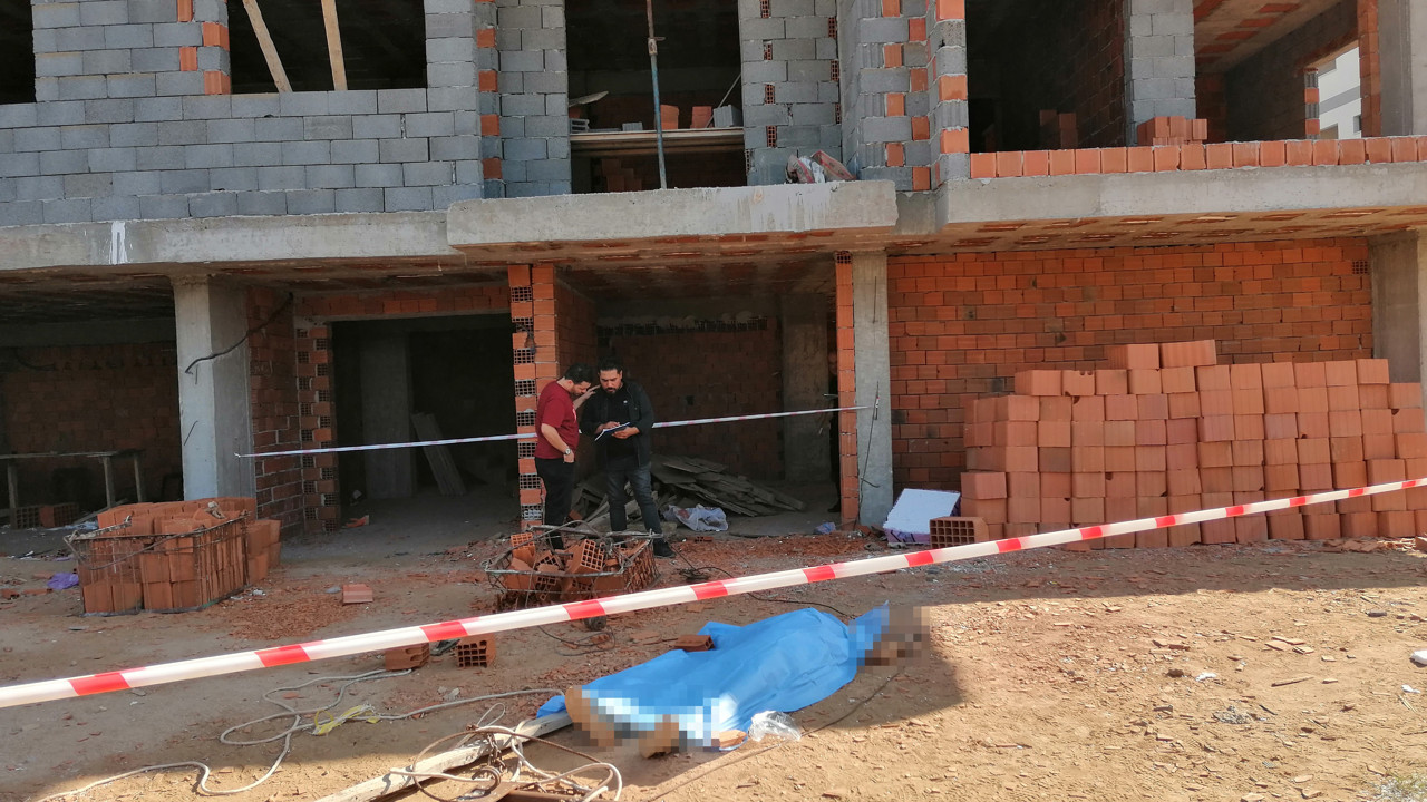 Manisa’da inşaattan düşen işçi hayatını kaybetti