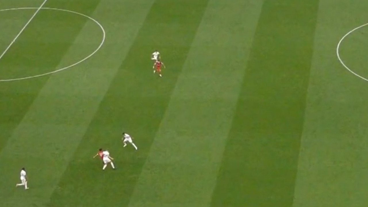 Tottenham Liverpool maçındaki skandal kararın VAR kayıtları anında açıklandı. Türkiye'de olsa açıklanmaz olay örtülürdü