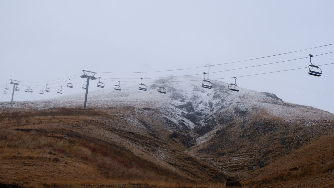 Palandöken zirvesi beyaza büründü