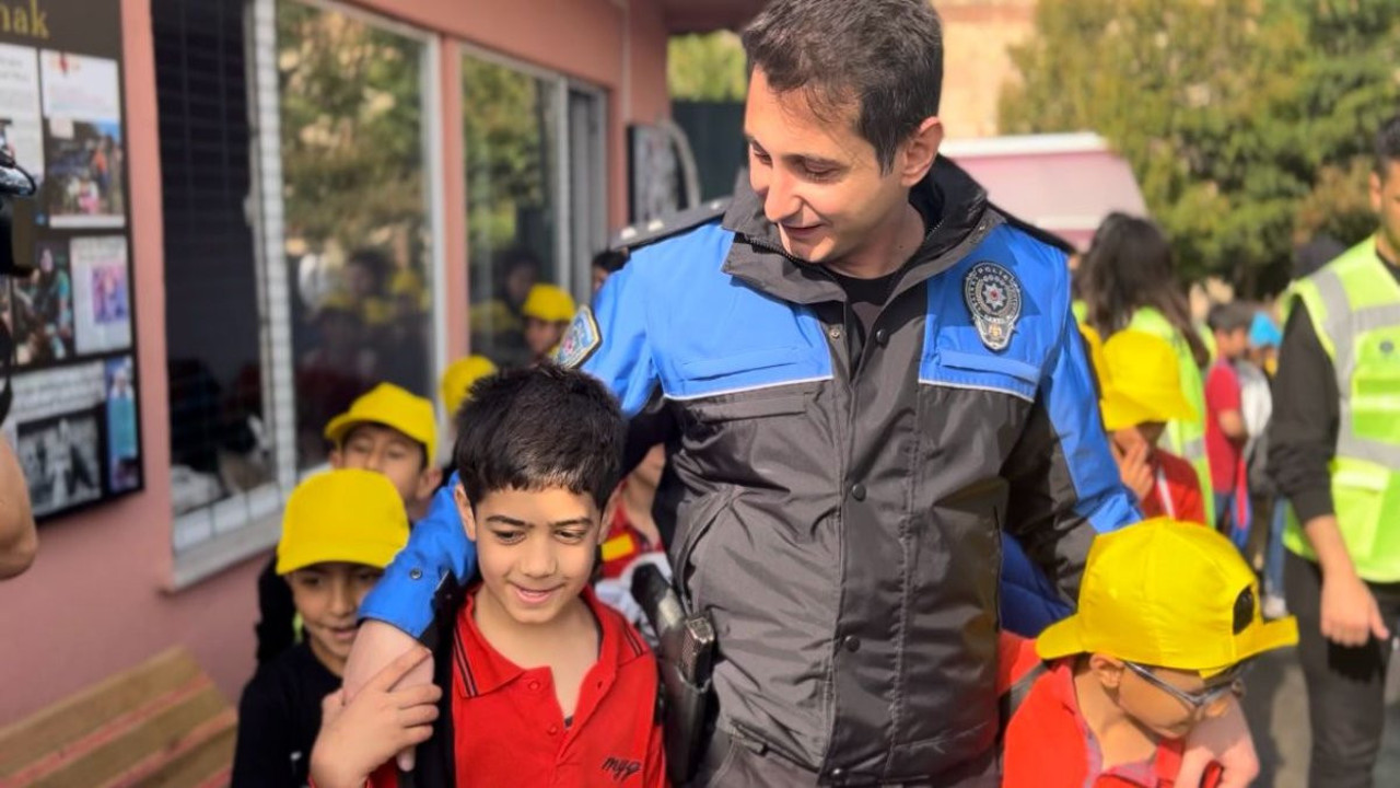 Toplum destekli polisler hayvansever çocuklarla İstanbul'da bir araya geldi